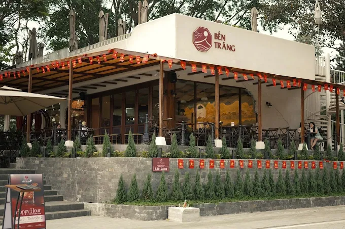 ben-trang-cafe