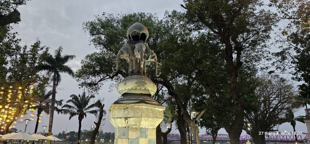 Cong-vien-tu-thuong-hue