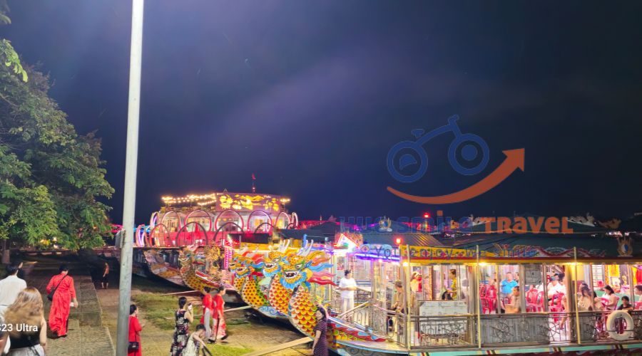 Tour-du-thuyen-song-huong