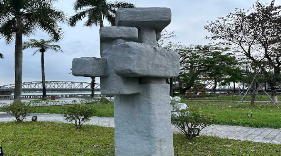 trung-tam-nghe-thuat-diem-phung-thi-1