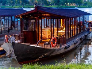 du-thuyen-nam-xuan-moon-river