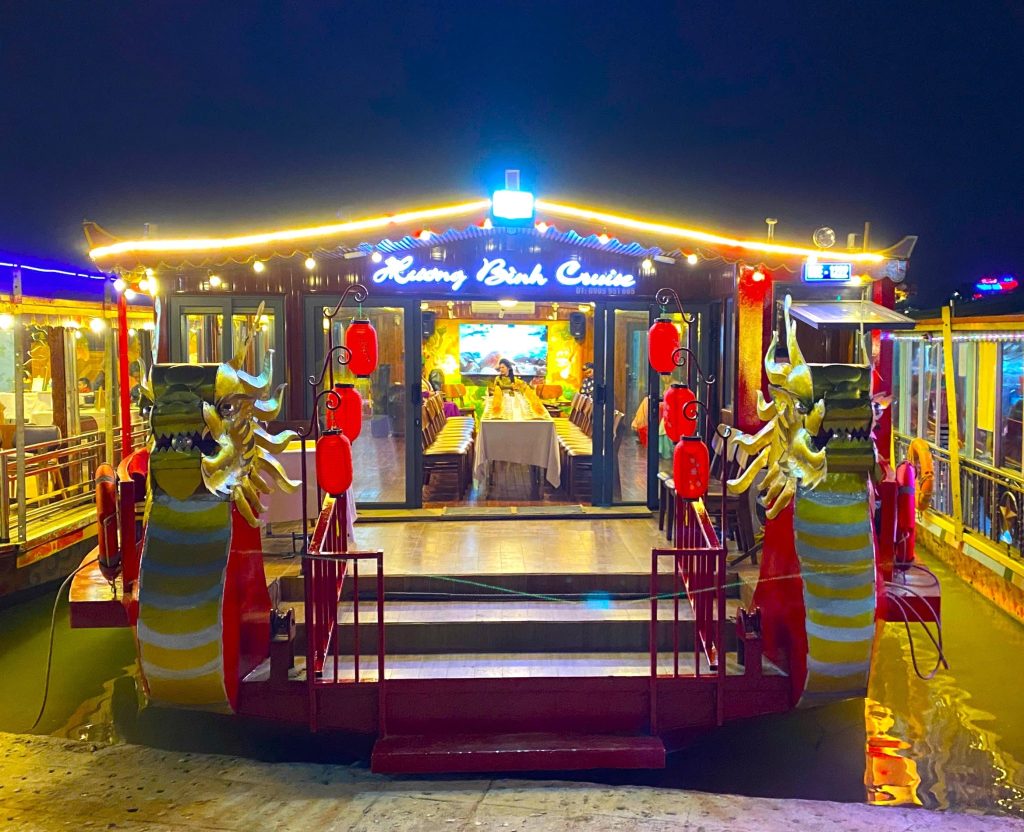 huong-binh-cruises-thuyen-rong-song-huong