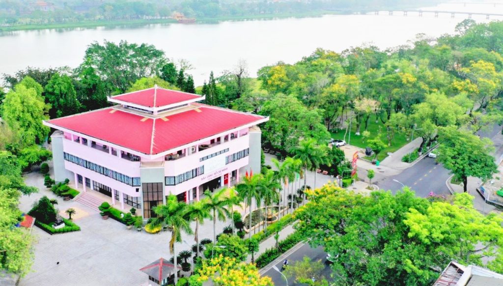 bao-tang-ho-chinh-hue-2