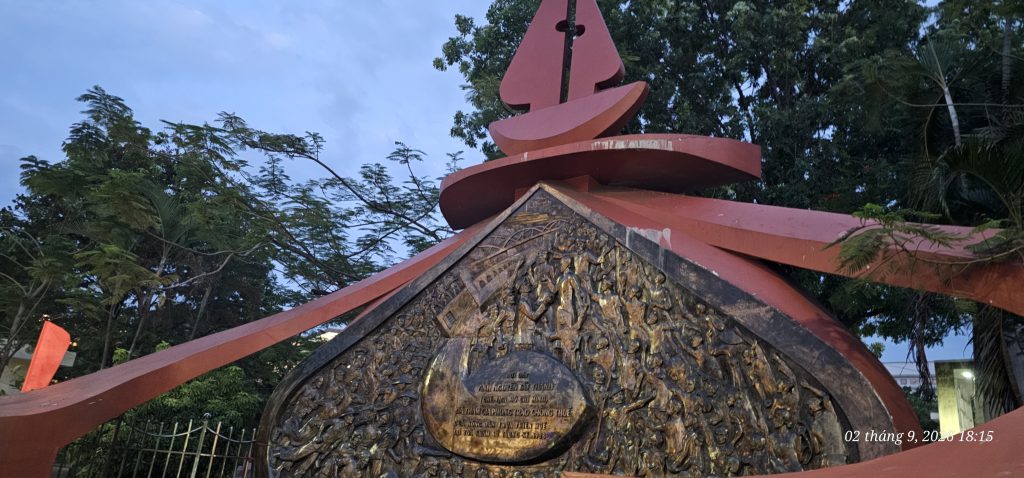 di-tich-toa-kham-su-trung-ky-32-34-le-loi
