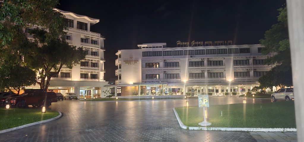 huong-giang-hotel-resort-spa-51-le-loi-hue (2)