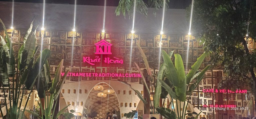 nha-hang-com-nieu-khai-hoan