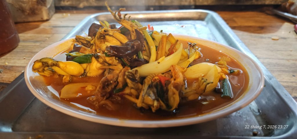 quan-muon-nhau-dem-o-hue (3)